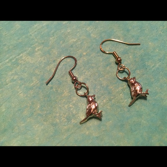 Solid brass 18k gold tiny bird earrings 925 silver - Picture 7 of 10